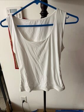 Everyday Scoop Neck White Tank Top - Women